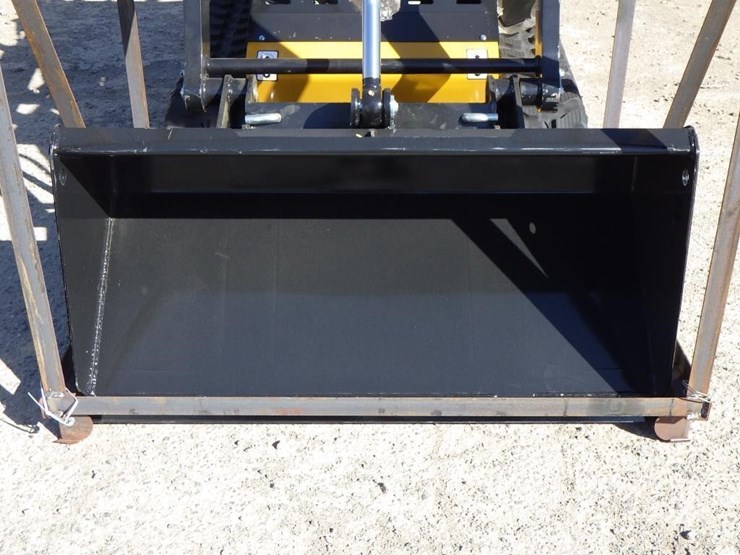 2026-cfg-kjt27-skid-steer-loader-image-5