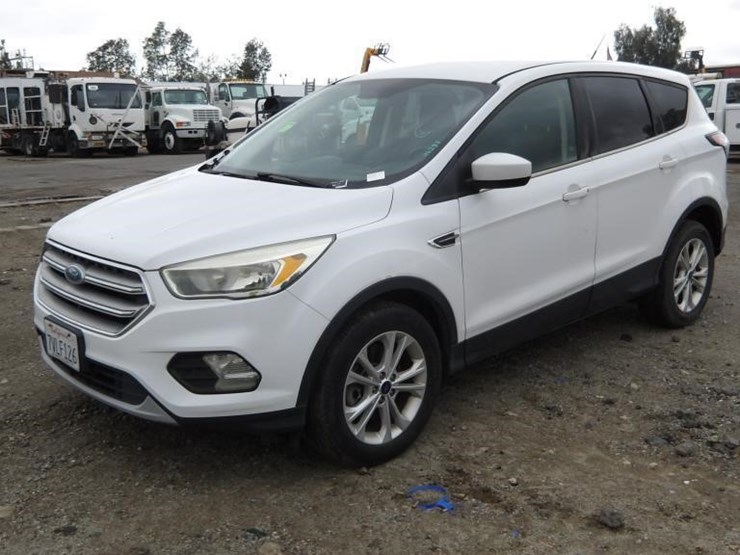 2017-ford-escape-image-1