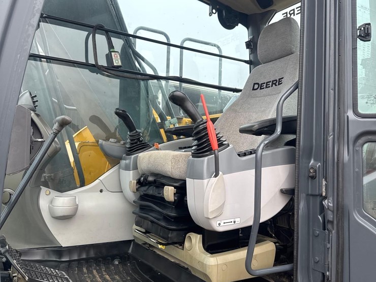 2019-deere-160g-lc-image-33