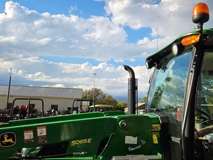 2016-john-deere-5065e-image-12