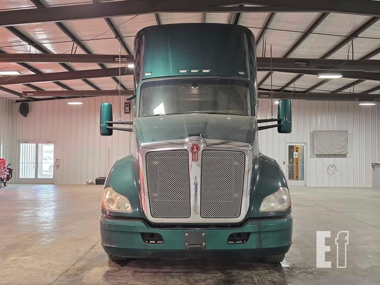 2017-kenworth-t680-image-7