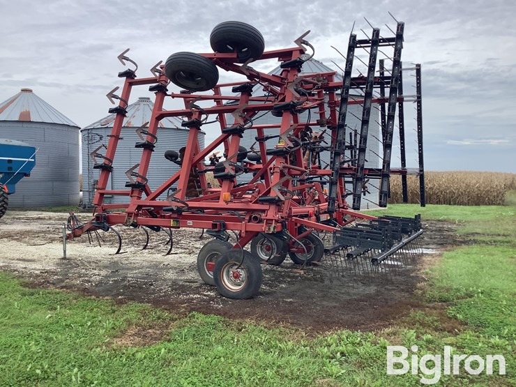 case-ih-4300-field-cultivator-image-7