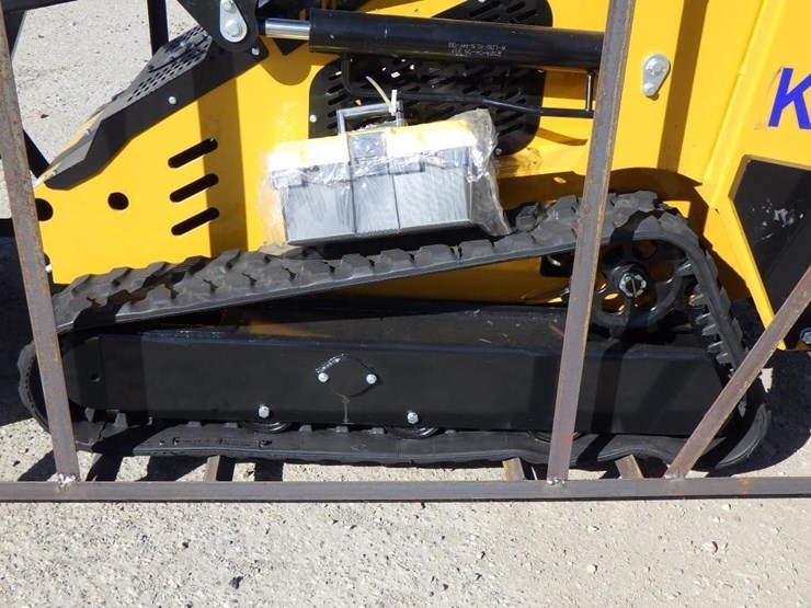 2026-cfg-kjt27-skid-steer-loader-image-8