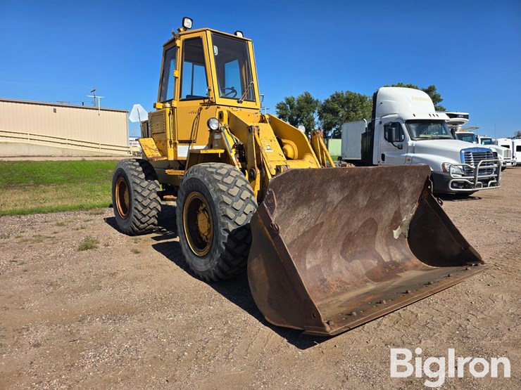 1974-caterpillar-930-wheel-loader-image-3