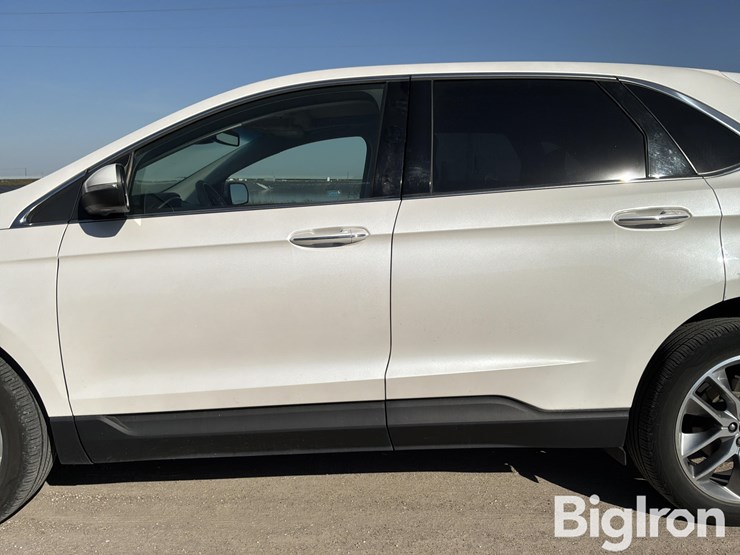 2017-ford-edge-titanium-awd-suv-image-12