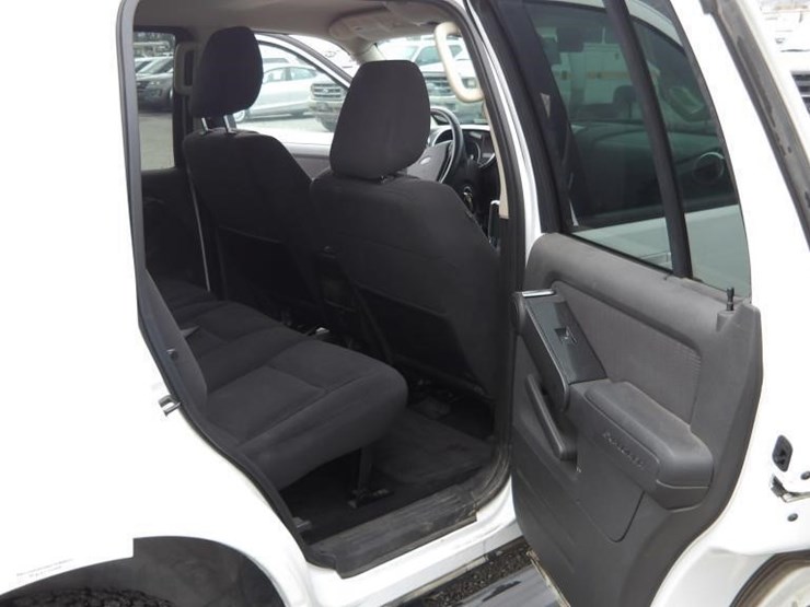 2010-ford-explorer-image-12