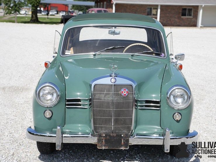 run-#122---1957-mercedes-benz-sedan-image-2