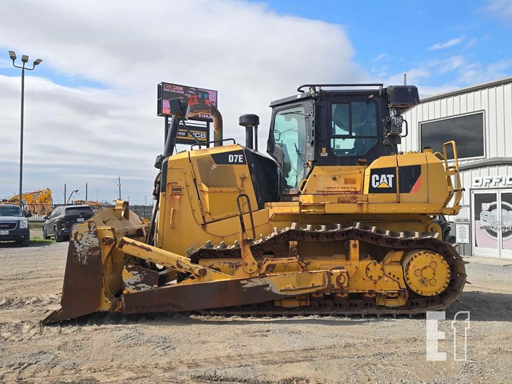 2017-caterpillar-d7e-image-5