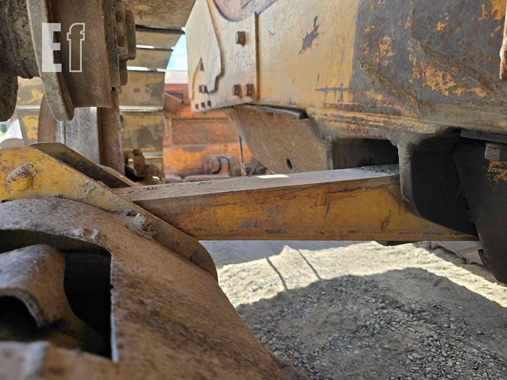 caterpillar-d6d-image-25