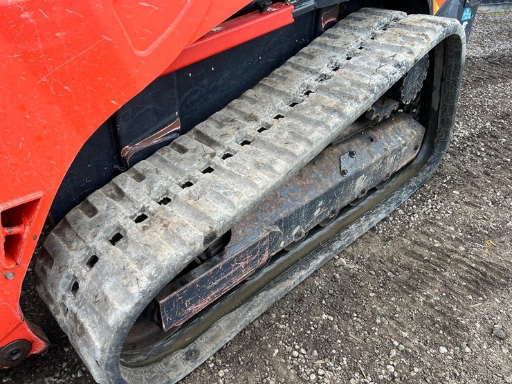 2022-kubota-svl97-2-skid-steer-loader-image-13
