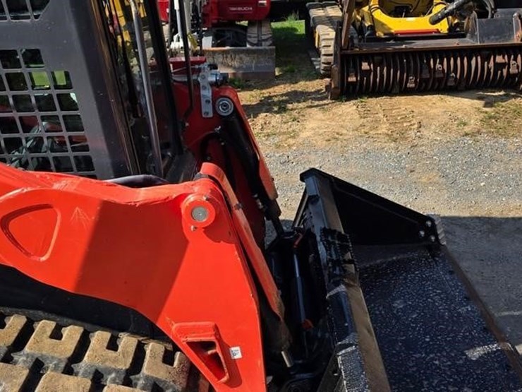 2023-kubota-svl75-3-image-9