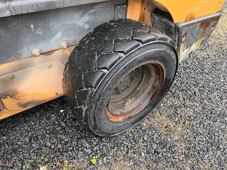 2019-case-sv280-skid-steer-loader-image-13