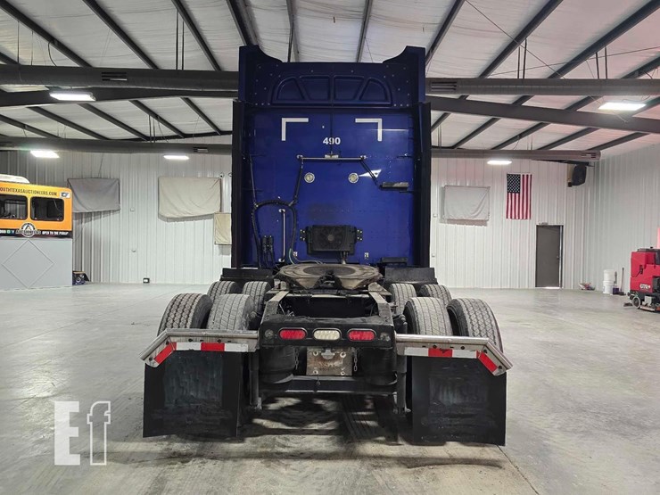 2019-peterbilt-579-image-8