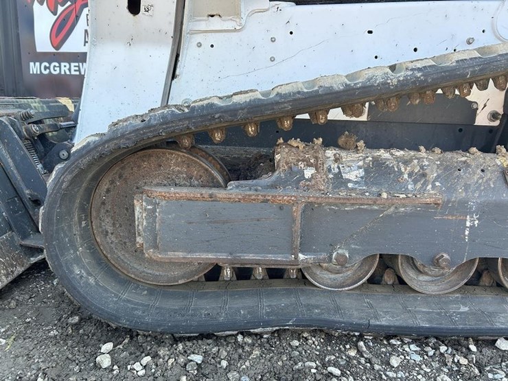 2023-bobcat-t650-skid-steer-loader-image-13