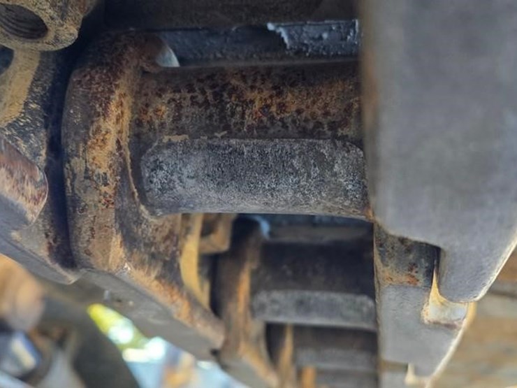 2015-deere-135g-image-23