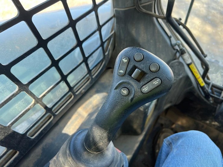 2023-bobcat-t66-skid-steer-loader-image-25