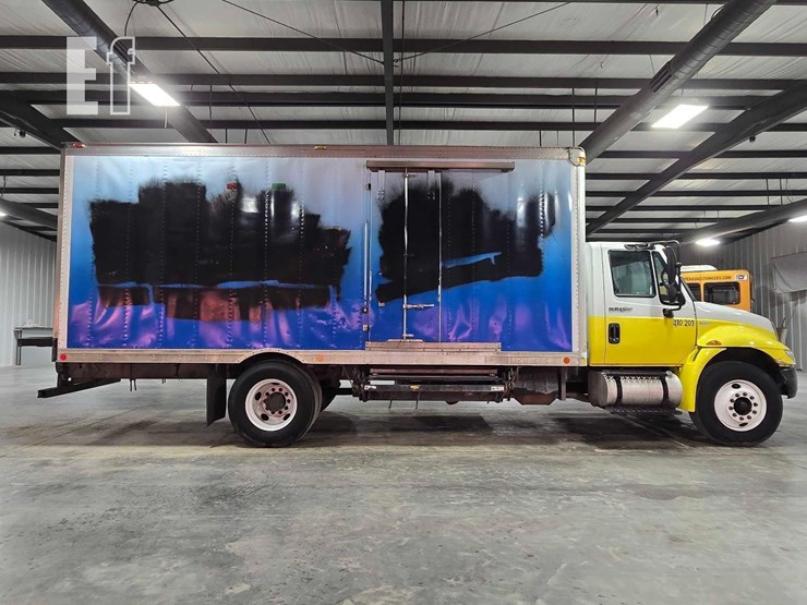 2010-international-durastar-4300-image-6