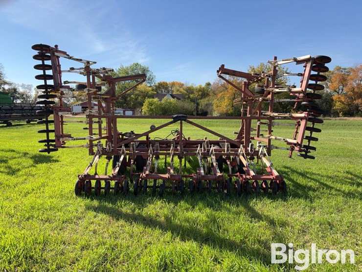wil-rich-27’-field-cultivator-image-6