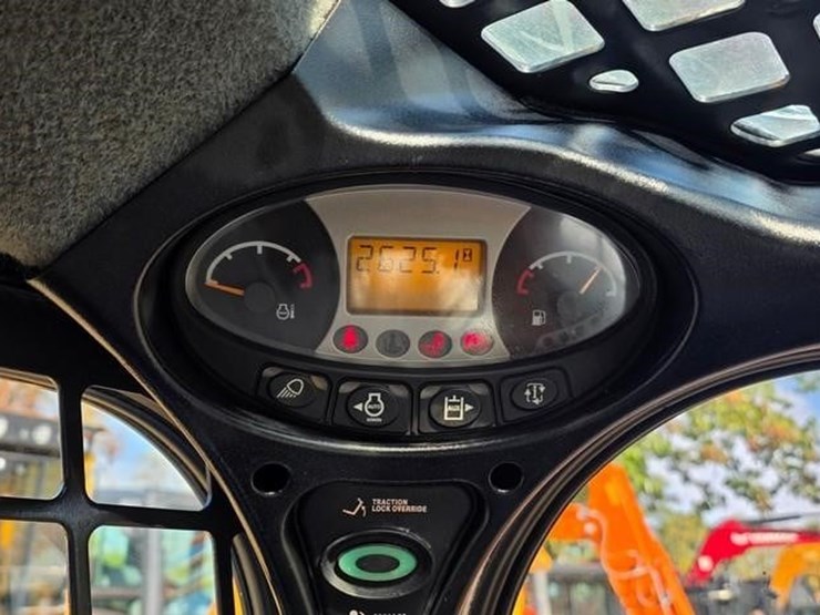 2016-bobcat-s650-image-55