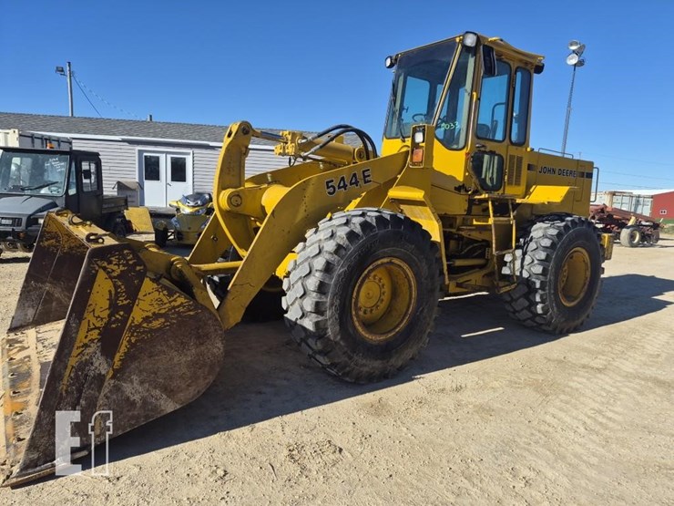 1991-deere-544e-image-1