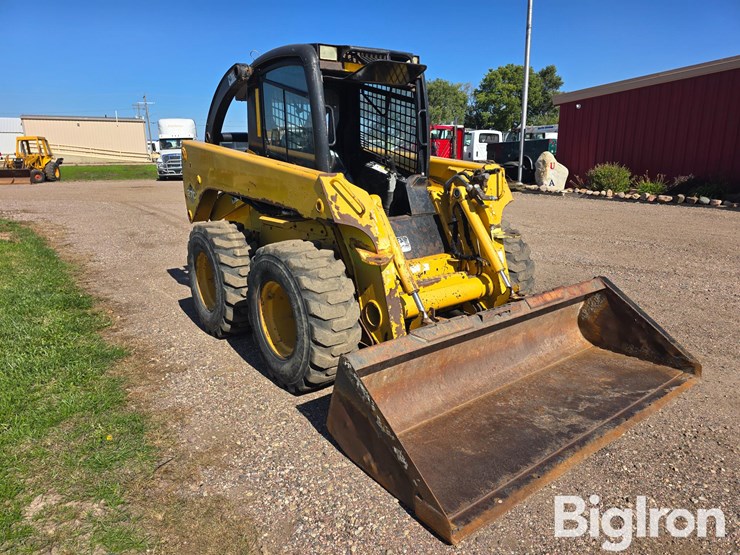 2000-john-deere-270-skid-steer-image-3