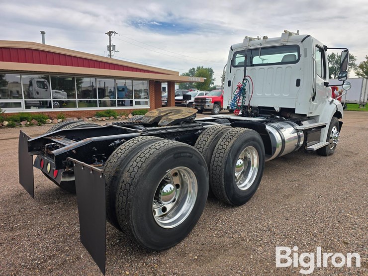 2012-freightliner-m2-112-t/a-truck-tractor-image-5
