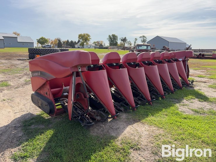 2002-case-ih-2208-8r30-corn-head-image-3