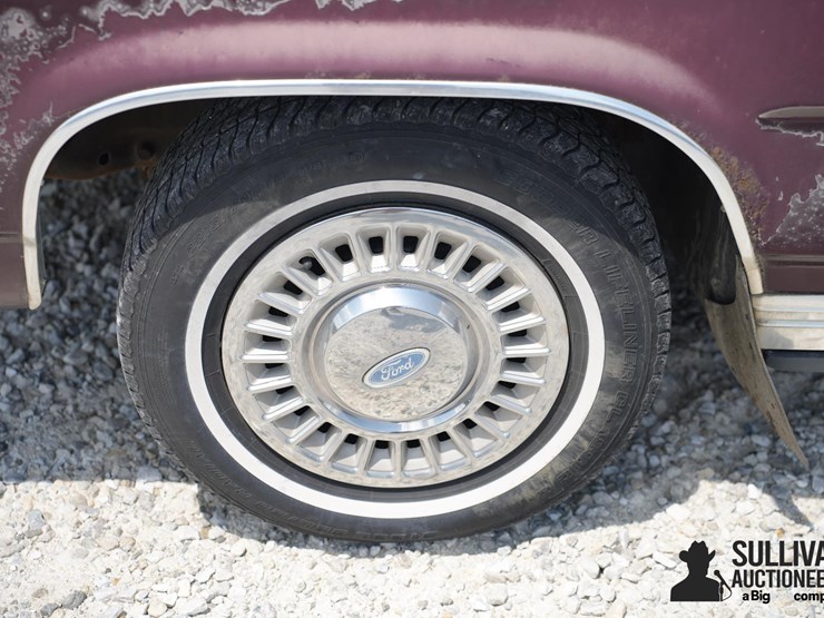 run-#179---1991-ford-crown-victoria-lx-sedan-image-13