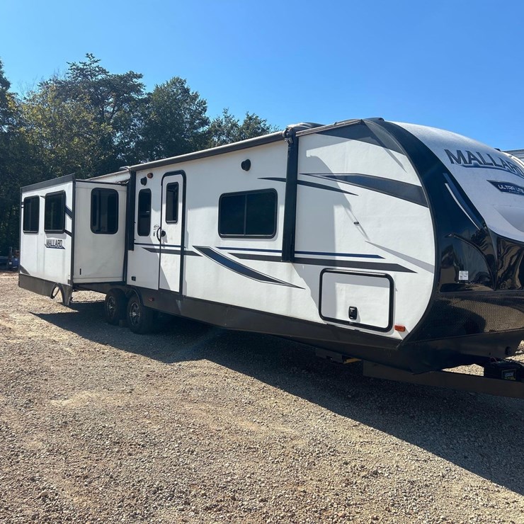 2020 HEARTLAND 40FT T/A BALL HITCH TOW BEHIND CAMPER
