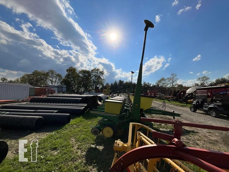 1996-john-deere-7200-image-13