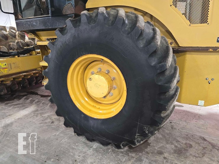 2012-caterpillar-cp56-image-23