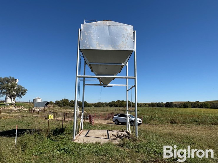 overhead-feed-bin-image-4