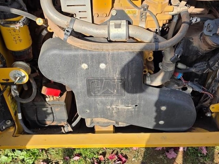 2019-caterpillar-259d3-image-41