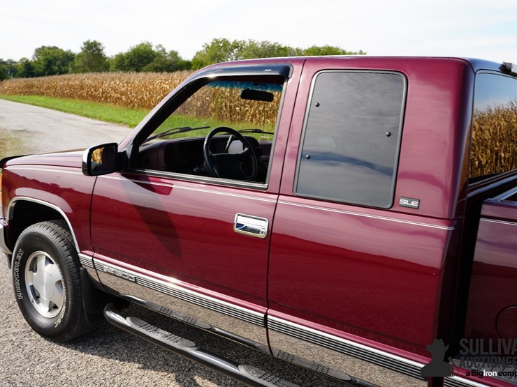 run-#139---1996-gmc-sierra-1500-4x4-stepside-pickup-image-16