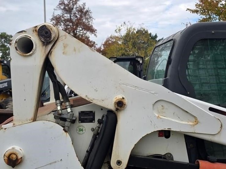 2014-bobcat-s770-image-16