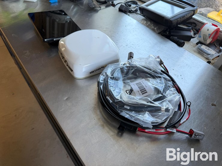 2021-trimble-xcn-1050-&-nav-900-globe-&-display-image-6