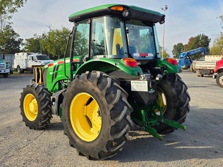 2019-john-deere-5100e-image-3