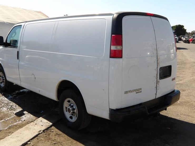 2016-utility-van-image-4
