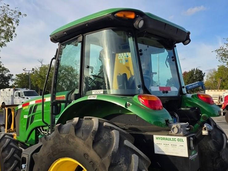 2019-john-deere-5100e-image-31