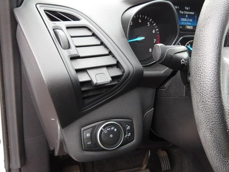 2017-ford-escape-image-19