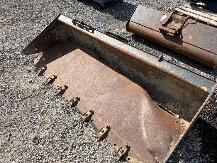 caterpillar-86”-skid-loader-bucket-image-2