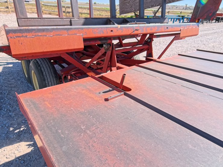 #1029-•-new-holland-1033-small-square-bale-stacker-image-32