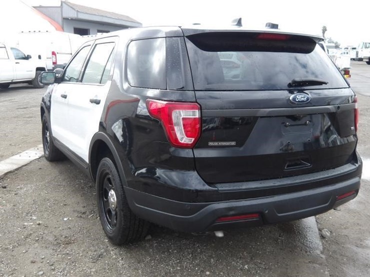 2019-ford-explorer-image-4
