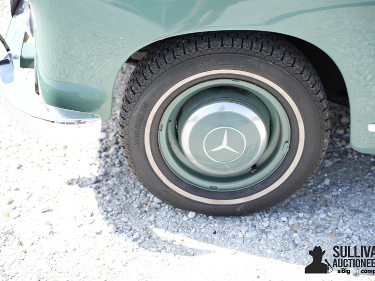 run-#122---1957-mercedes-benz-sedan-image-17