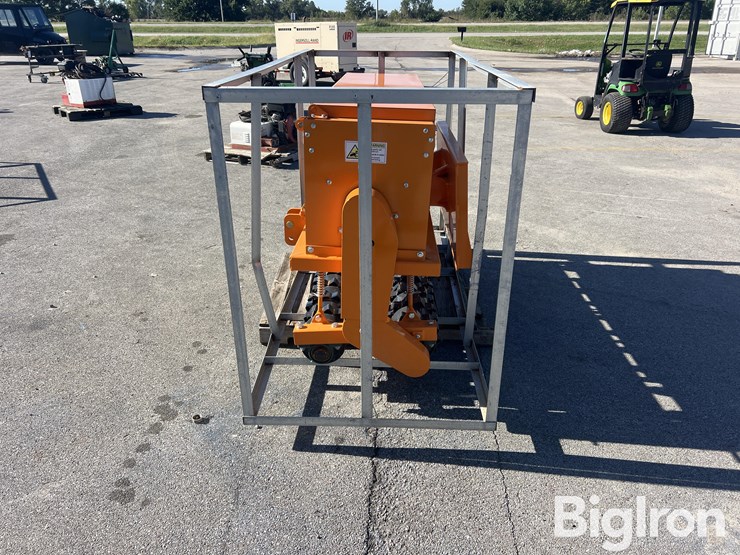 2026-arteer-nsd-72w-3-pt/skid-steer-no-till-drill/seeder-image-8