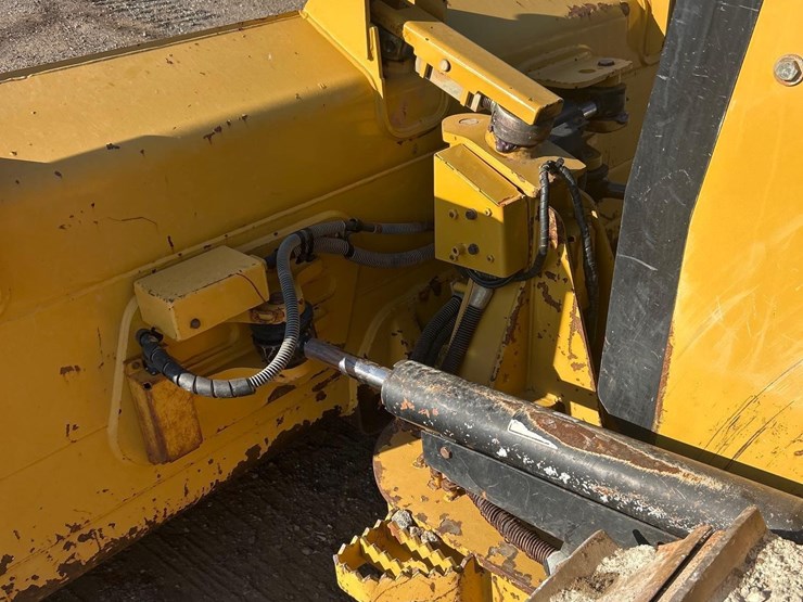 2018-caterpillar-d5k2-xl-image-23