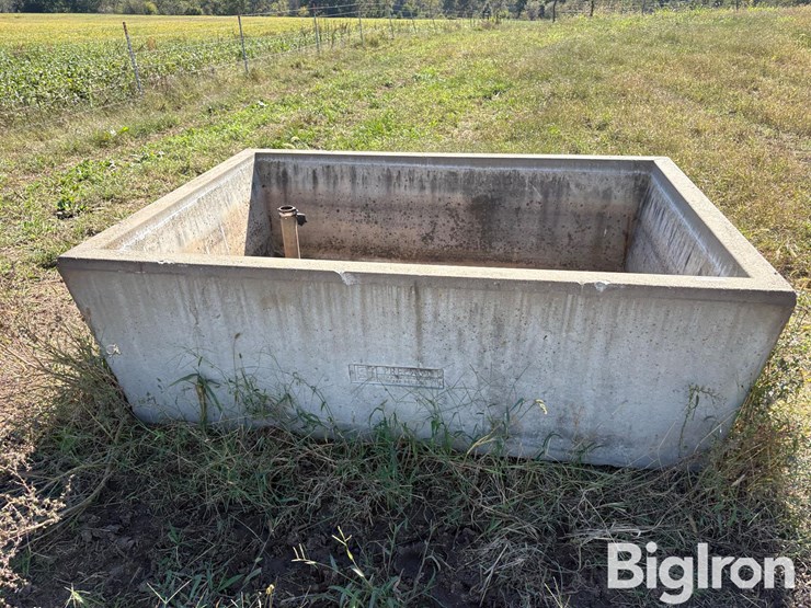 livestock-concrete-waterer-image-2