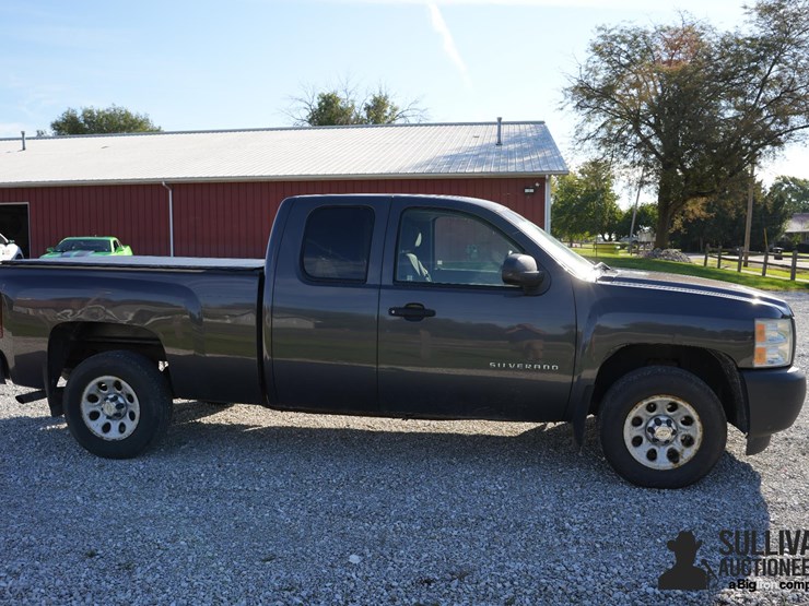 run-#6---2011-chevrolet-silverado-extended-cab-2wd-pickup-image-4