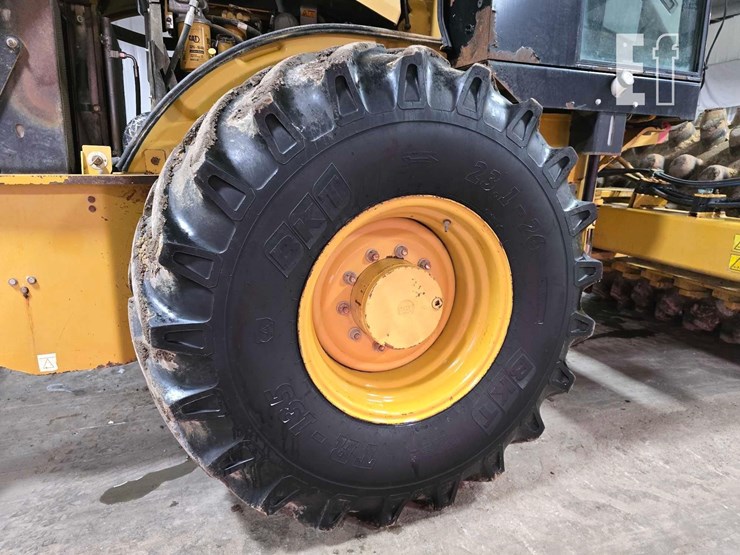 2012-caterpillar-cp56-image-24