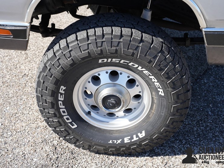 1989-dodge-ram-charger-4x4-image-15